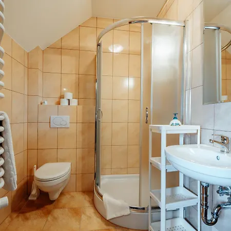 Pod Glinikiem Apartment Kacwin